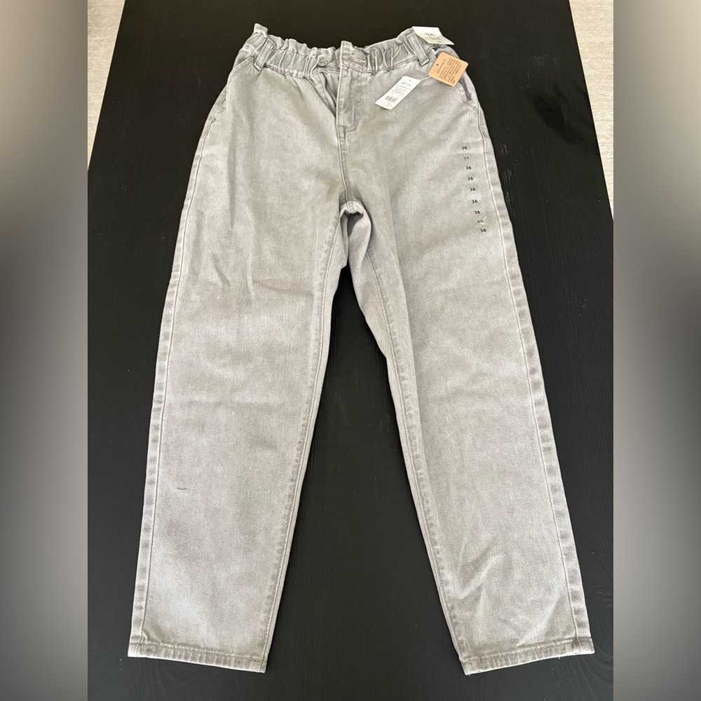 Gray Highwaisted Mom Jeans